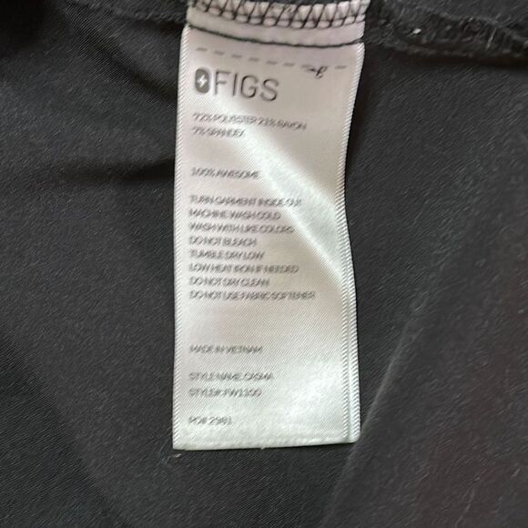 Figs Casma Three-Pocket scrub top - Picture 5 of 5